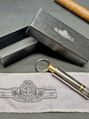 Cigar Savor Cigar Punch like new