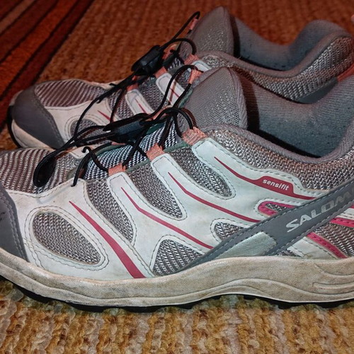 Salomon sports shoes like new, size 36