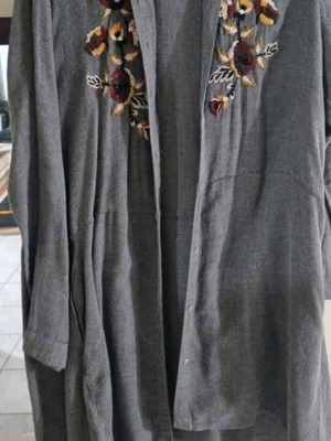 Asymmetric long shirt with embroidery like new, size M