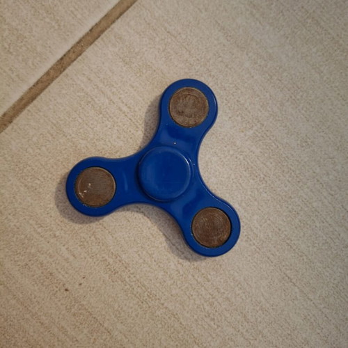 Fidget spinner metal toy made of plastic like new