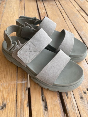 Timberland Greyfield 2-Strap Sandal like new, size 38, beige green