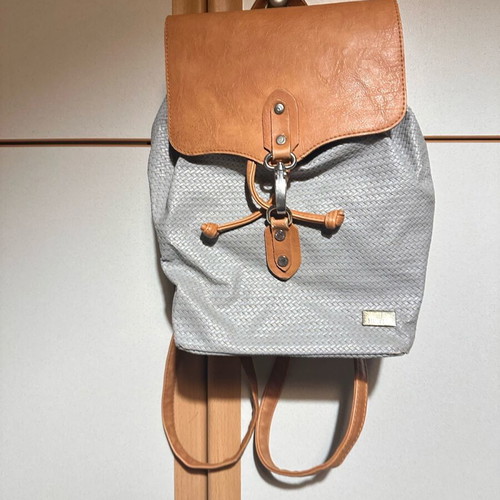 Hunter backpack used with minor marks