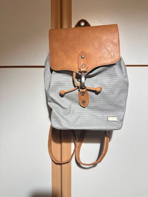 Hunter backpack used with minor marks