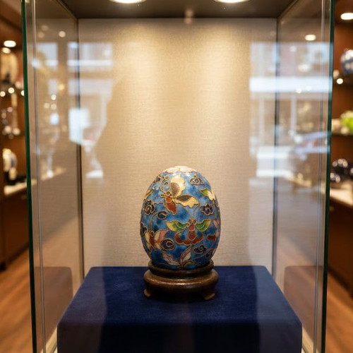 Cloisonne Egg collectible, regular size, enamel and gold
