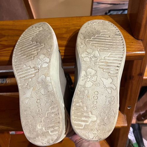 Ecco women's sneakers like new, natural leather, beige