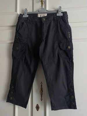 Γυναικείο παντελόνι cargo capri Paul Frank μαύρο καινούργιο, μέγεθος XS