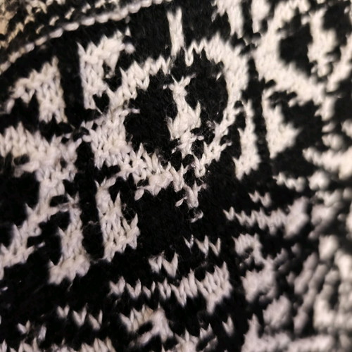 Asymmetric cardigan used with boho style, black and white