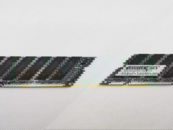P8S88-2B SD-RAM 64MB PC100 133MHz non-ECC Unbuffered CL3 168-Pin DIMM Memory Module