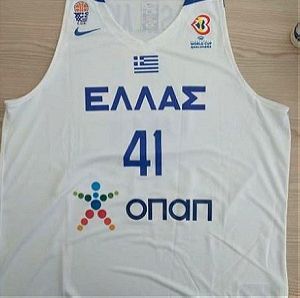 Κασελάκης Εθνική μπάσκετ, φορεμένη