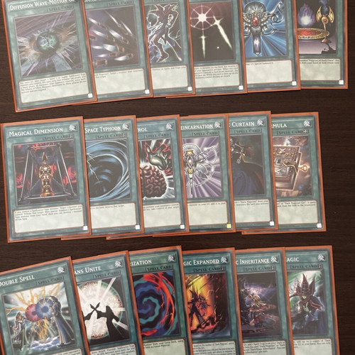 Yu-Gi-Oh! Spellcasters Deck with Deck Box