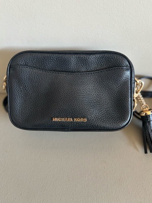 Michael Kors χιαστί τσαντάκι μεταχειρισμένο, μαύρο δερμάτινο