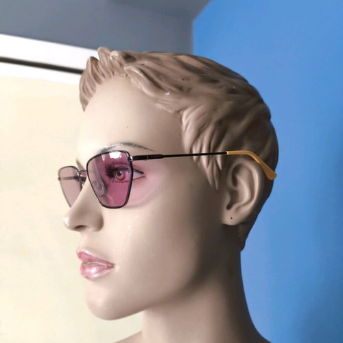 Vogue 4316S 514976 56 sunglasses new, pink lenses