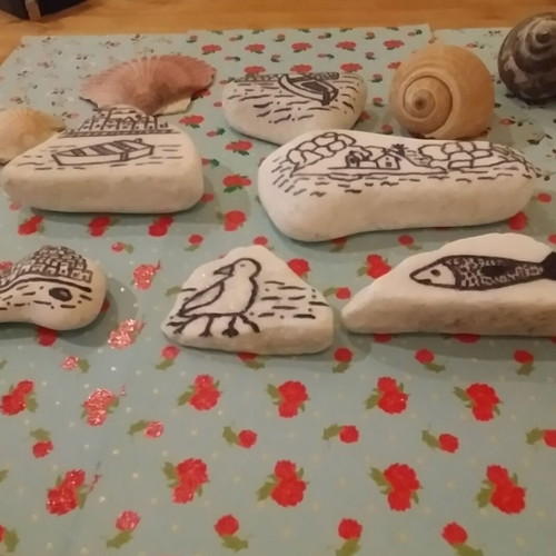 Set of 6 painted white stones with summer sea designs, like new
