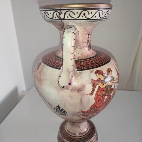 Vase like new with Minoan era depictions