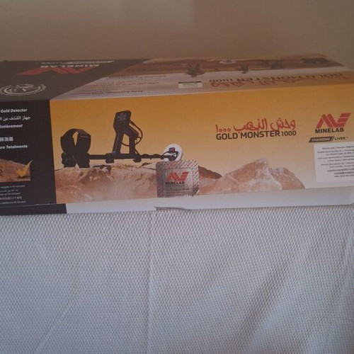 Minelab Gold Monster 1000 metal detector new with accessories and warranty