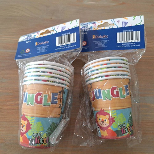 Children's party pack with 12 paper plates 23cm, 12 paper plates 18cm, 20 napkins and 12 jungle-themed cups new