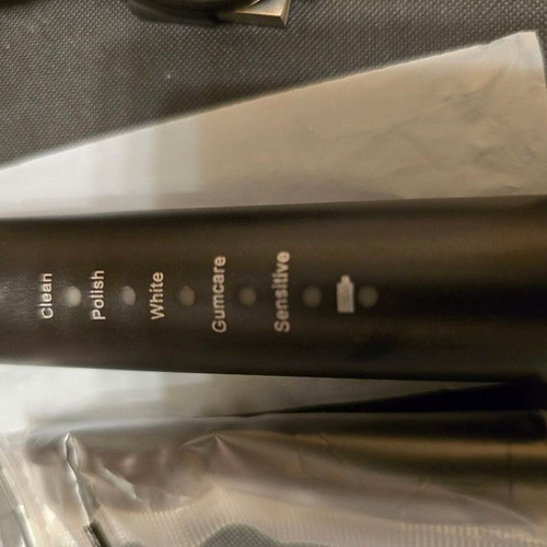Sonic Toothbrush new with 3 replacement heads