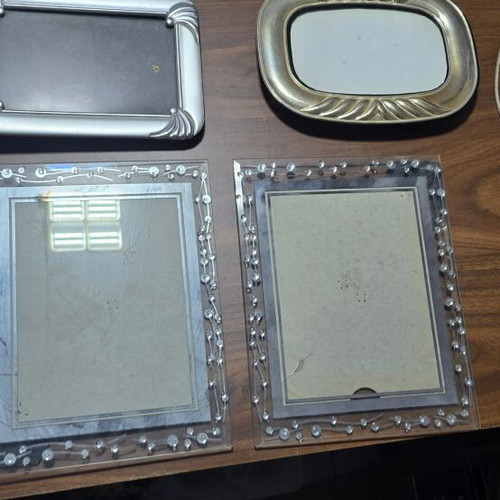 Set of 8 decorative frames like new