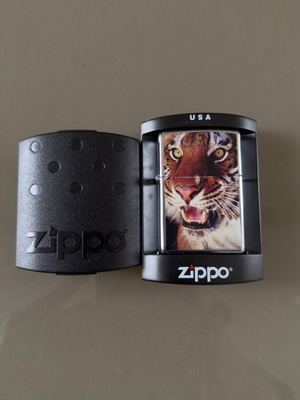 Zippo Tiger 20403 new with photographic tiger print