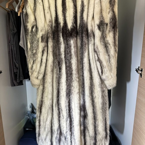 Mink fur coat like new, white and black, length 1.20m