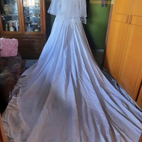 Handmade Italian Wedding Dress with Long Train Size Medium White