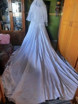 Handmade Italian Wedding Dress with Long Train Size Medium White