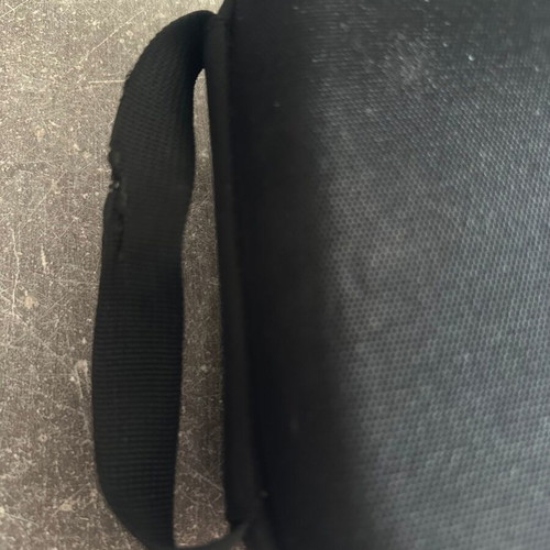 Headset carrying case like new, hard plastic protection