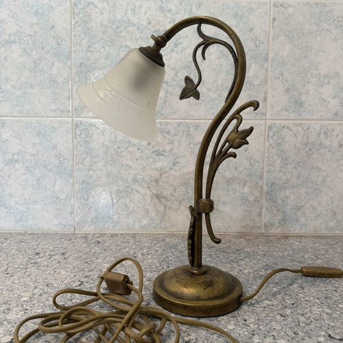 Classic table lamp with glass shade, like new, bronze finish