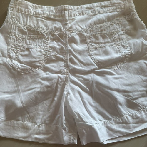 Sarah Lawrence white cotton shorts XL, pleated summer style, like new