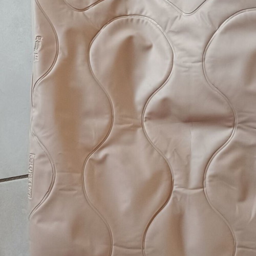 Alternating air pressure mattress like new with pump and repair kit