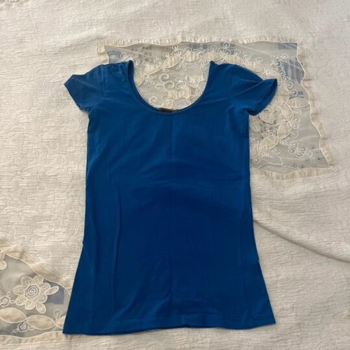 Alcott blue blouse, regular length, scoop neck