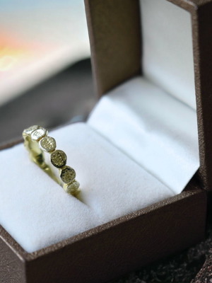 Ammódis ring new, 925 silver with embossed sand pattern