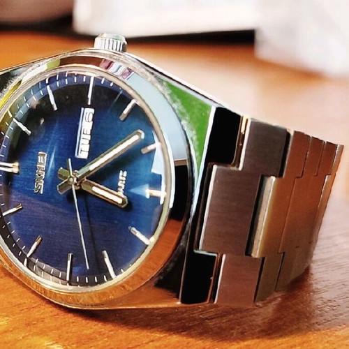 Skmei 70's Style Watch new, men's quartz with integrated bracelet