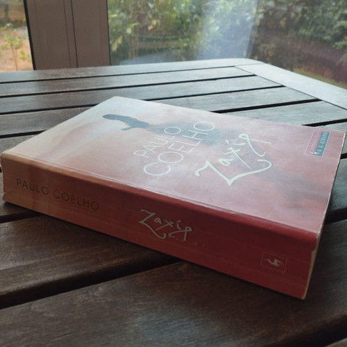 Zahir by Paulo Coelho used, Greek edition