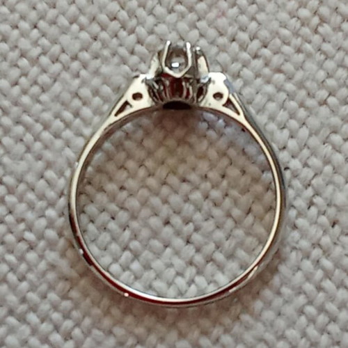 Monopetro 14K white gold ring like new with diamond