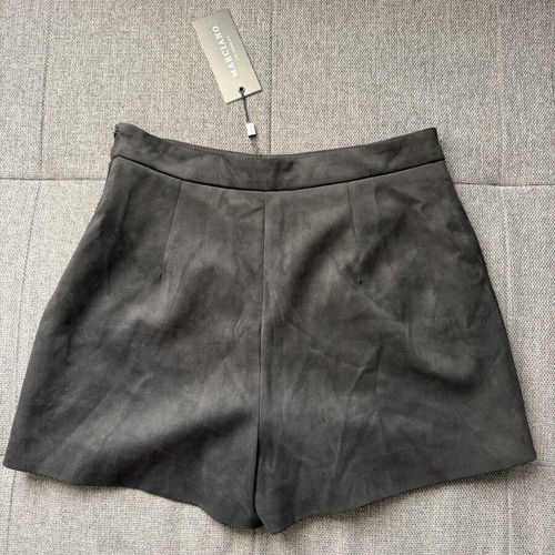 Marciano Guess shorts like new, size S, black with metal stars