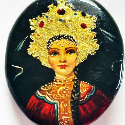 Retro Russian lacquered brooch hand-painted like new