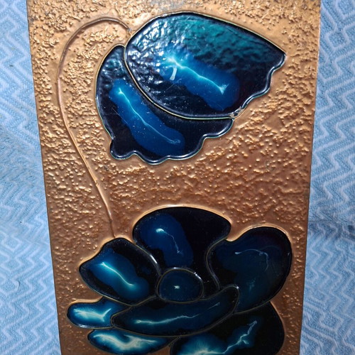 Copper embossed paintings like new, set of two in red and green