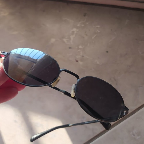 Unisex Sunglasses like new, black with metal arms