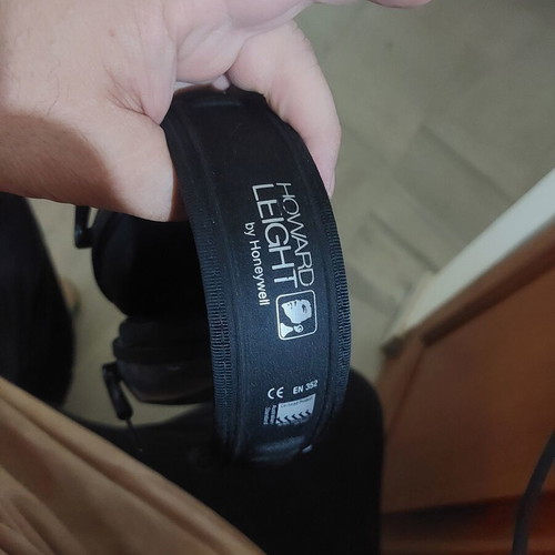 Howard Leight Protective Earmuffs like new with Chinese writing