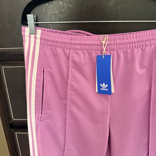 Adidas tracksuit like new in beautiful color, size M