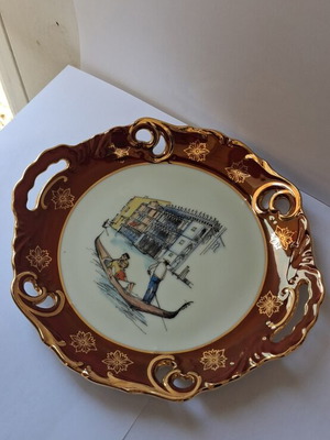 Vavaria Germany porcelain retro plate in like new condition