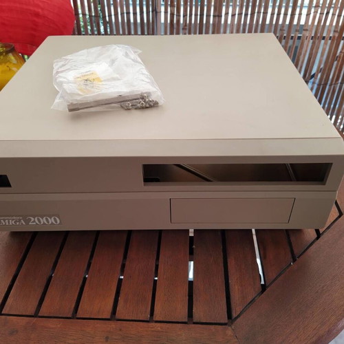 Amiga 2000 case used, no power supply or drive mounts