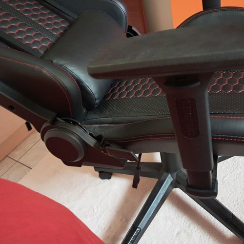 Legend gaming καρέκλα σαν καινούργια, μαύρη με μηχανισμό ρύθμισης