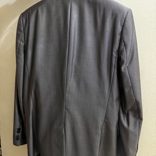 Hugo Boss gray suit like new, size 50