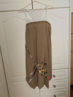Midi dress ALE size S like new, beige with satin and floral print