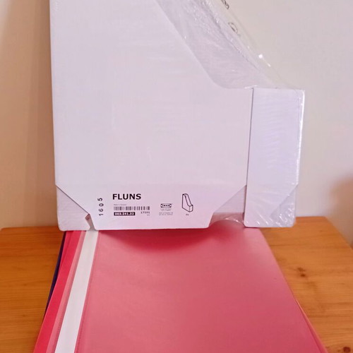 Pack of 31 plastic folders and 4 document or file holders new