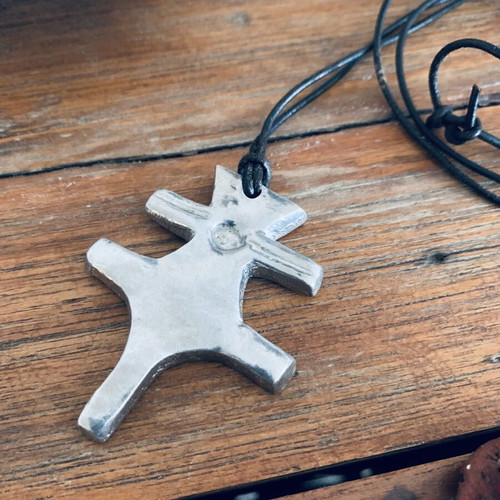 Vintage necklace new, leather and metal