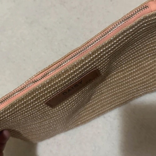 Marc Jacobs hand bag like new, beige woven