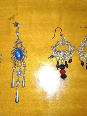 Vintage earrings like new, 2 pairs